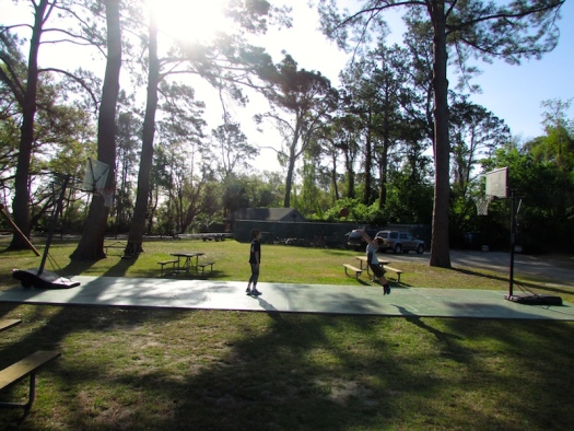 Hilton Head Harbor basketball court - The Family Glampers